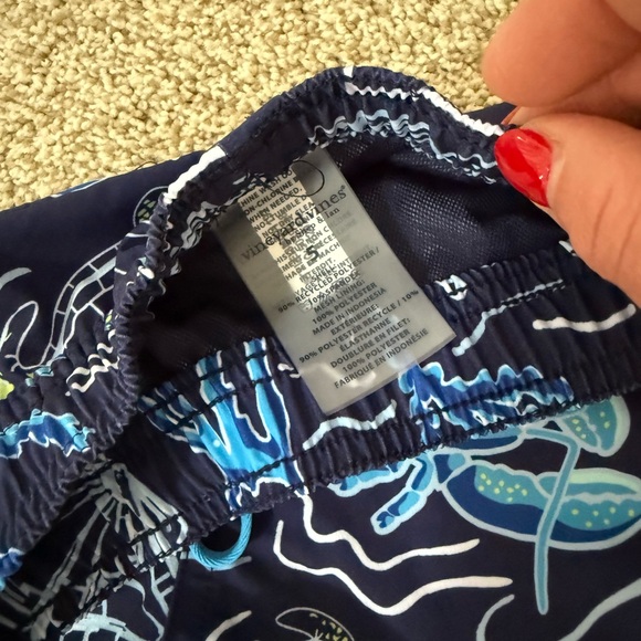 PRICE FIRM NWOT Vineyard Vines Chappy Beach Print Swim Trunks Size 5 - Picture 2 of 3
